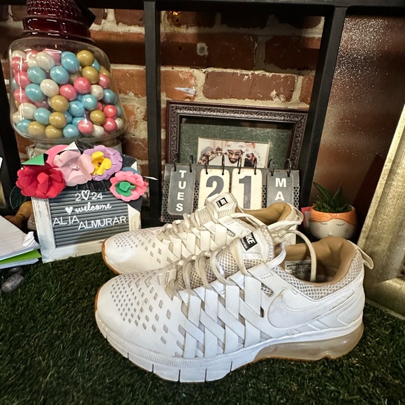 Size 8 Nike Fingertrap Max White - Picture 2 of 7